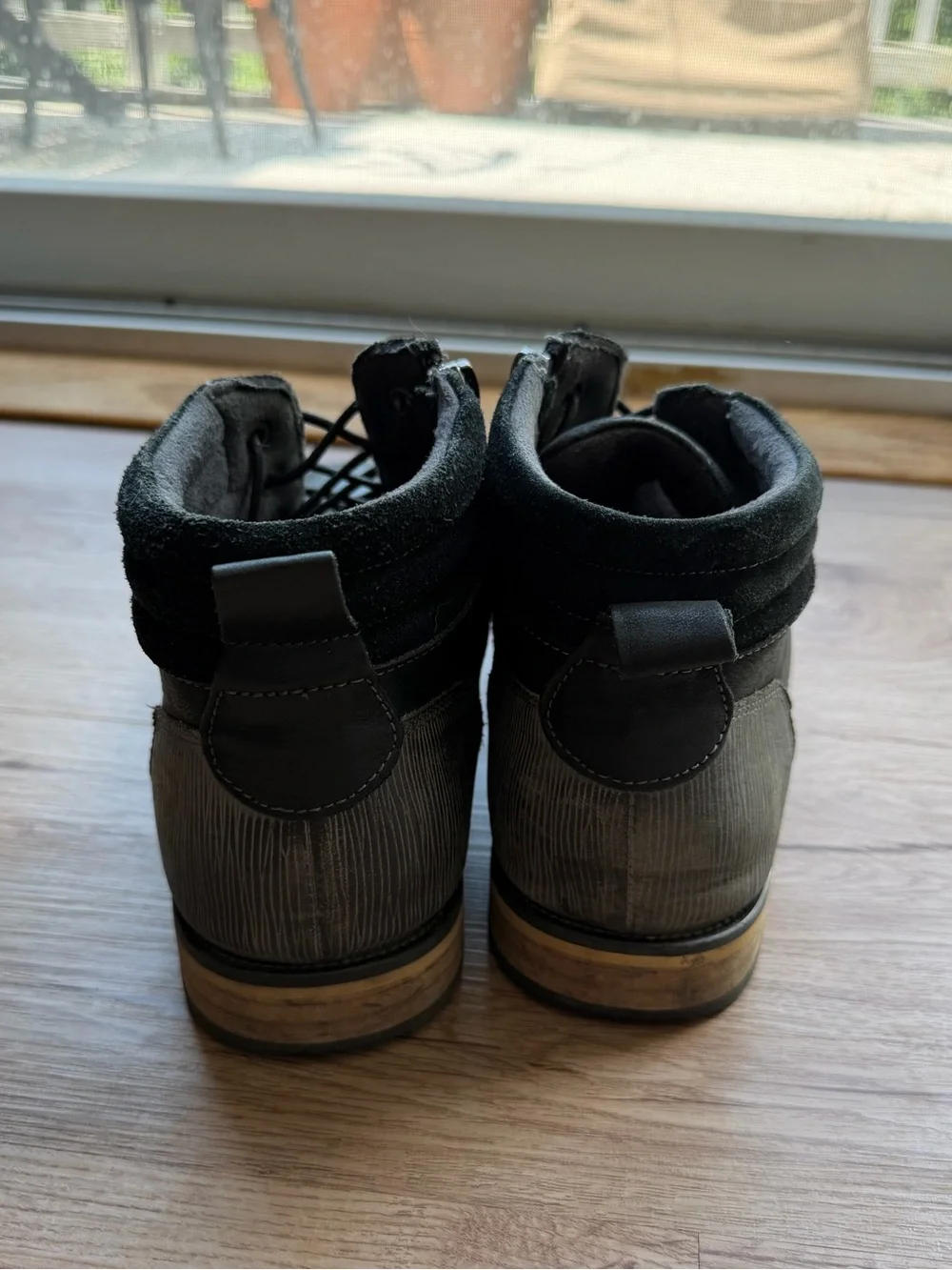 Steve Madden Black Leather Chukka Boots